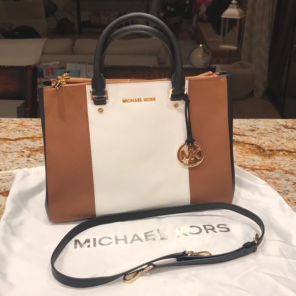 Michael Kors Handbags - 🔥🔥MK Large Sutton Colorblock handbag